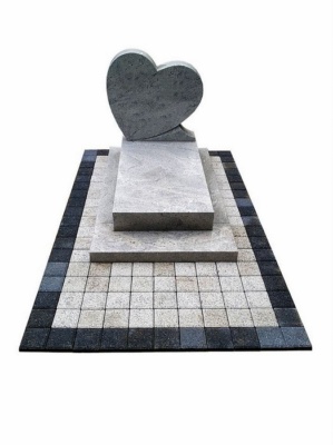 Pomnik dla dziecka z kostką brukową