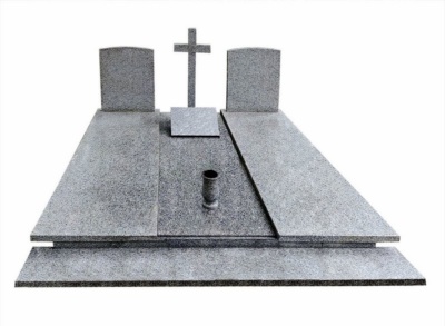 pomnik podwójny strzelin