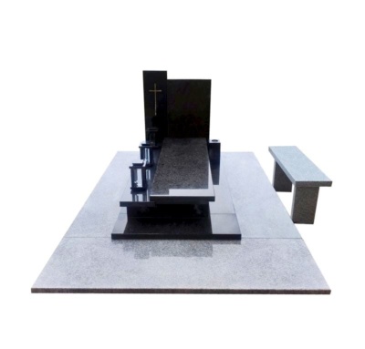 nagrobek z lampionami