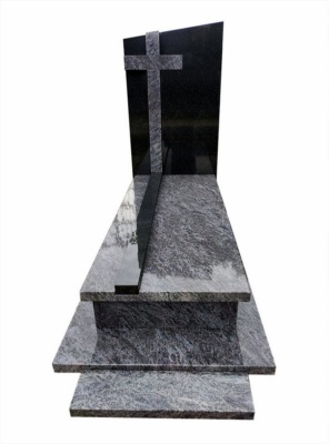 nagrobek z niebieskiego granitu orion z krzyżem