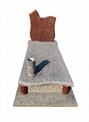 nagrobek z czerwonego granitu vanga i brąz królewski