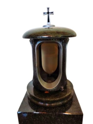 lampion z granitu verde bahia