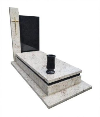 Nagrobek z Czarnego Szweda i Shivakashi